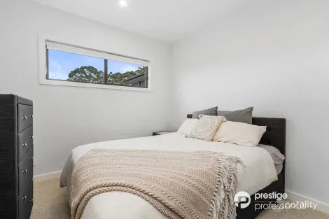 Property photo of 7B Derna Road Holsworthy NSW 2173