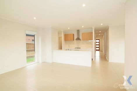 Property photo of 10 Ferntree Drive Werribee VIC 3030