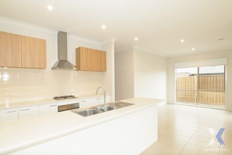Property photo of 10 Ferntree Drive Werribee VIC 3030