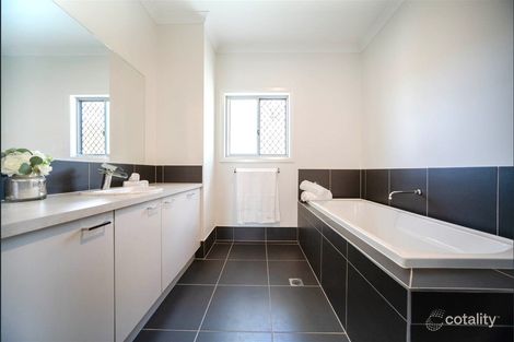 Property photo of 11 Moorinya Circuit Pimpama QLD 4209