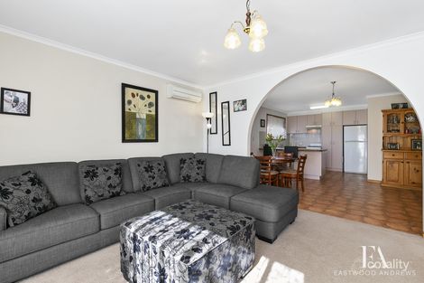 Property photo of 1/21 Freesia Court Whittington VIC 3219