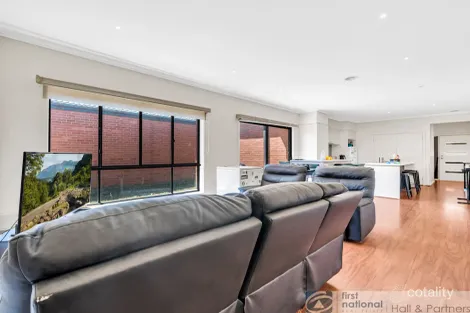 Property photo of 86 Springhill Drive Cranbourne VIC 3977