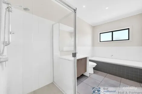 Property photo of 86 Springhill Drive Cranbourne VIC 3977
