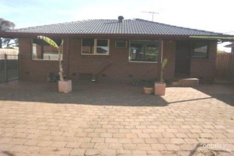 Property photo of 34 Stewart Crescent Rockbank VIC 3335