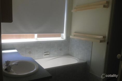 Property photo of 11 Gainsborough Drive Glenvale QLD 4350