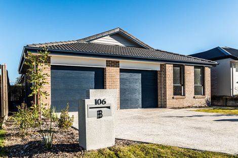 2/106 Mercy Cct, Park Ridge, QLD 4125