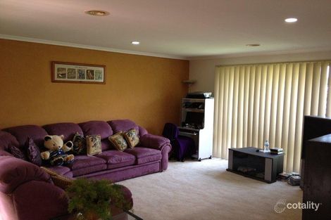 Property photo of 19 Bluegum Way Hampton Park VIC 3976