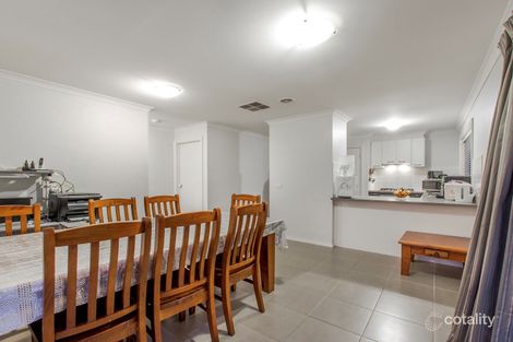 Property photo of 8 Violet Way Cranbourne VIC 3977