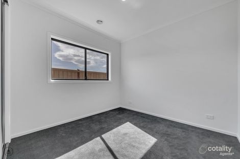 Property photo of 10 Stubberfield Road Tarneit VIC 3029