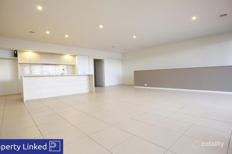 Property photo of 33 Muyan Circuit Burwood VIC 3125