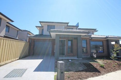 Property photo of 1/1 Naomi Street Pakenham VIC 3810