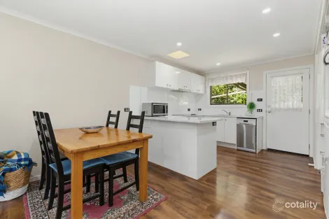 Property photo of 1/1 Pink Cliffs Road Heathcote VIC 3523