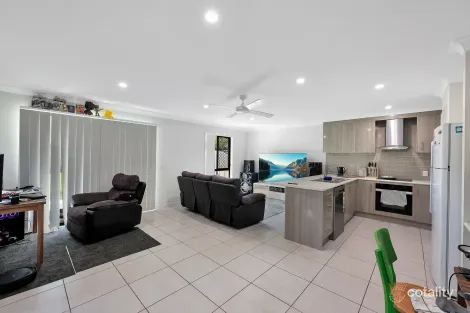 Property photo of 16 Alison Drive Kalkie QLD 4670