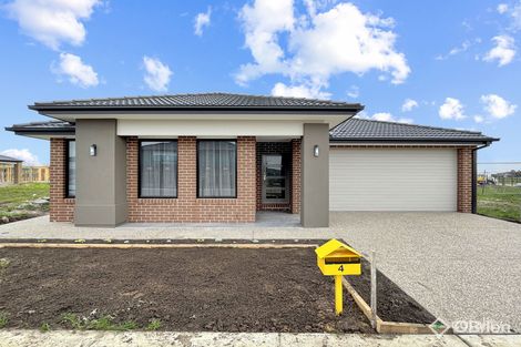 4 Crosswater Bvd, Clyde North, VIC 3978
