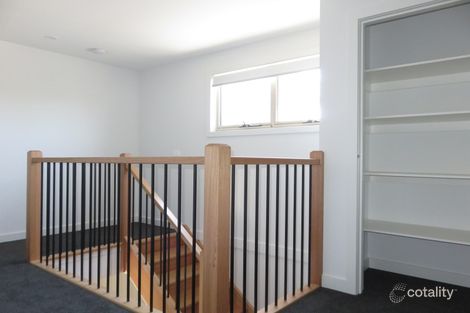 Property photo of 19 Meadow Glen Drive Epping VIC 3076