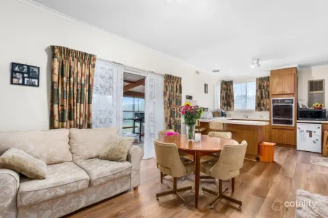 Property photo of 8 Ulmara Place Keilor Downs VIC 3038