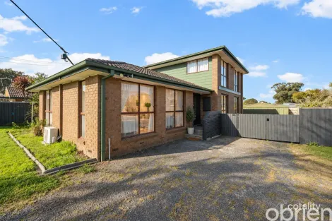 104 Racecourse Rd, Pakenham, VIC 3810