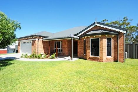 8 Sanctuary Pl, South Gladstone, QLD 4680