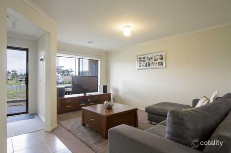 Property photo of 22 Myhaven Circuit Carrum Downs VIC 3201