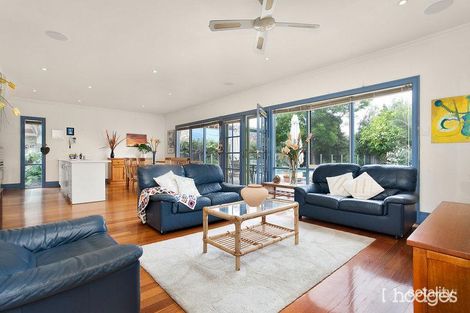 Property photo of 5 Elbena Grove Carnegie VIC 3163