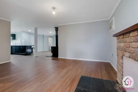 Property photo of 2 Elizabeth Court Waterford Park VIC 3658