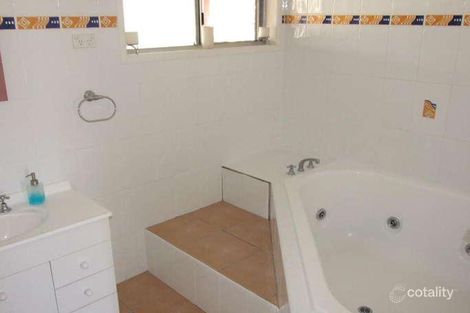 Property photo of 14 Helen Crescent Wurdong Heights QLD 4680