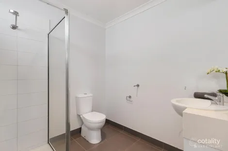 Property photo of 11 Ronneback Walk Cranbourne VIC 3977