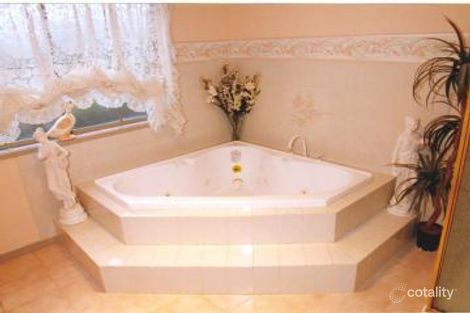 33 George Knox Dr, Rowville, VIC 3178