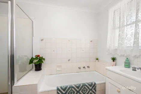 Property photo of 1 Banff Court Corio VIC 3214