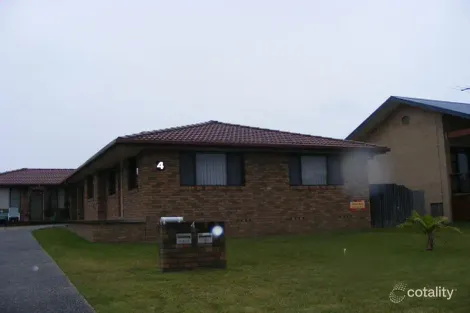 1/4 Frank Cooper St, South West Rocks, NSW 2431