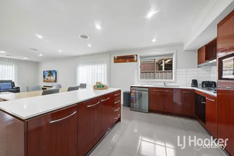 Property photo of 3 Robyn Street Brookfield VIC 3338