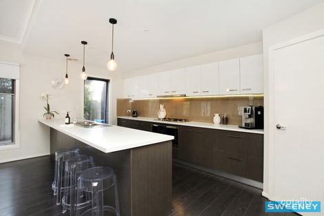 Property photo of 10 Betchworth Close Caroline Springs VIC 3023