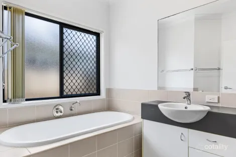 Property photo of 9 Riveroak Way Sippy Downs QLD 4556