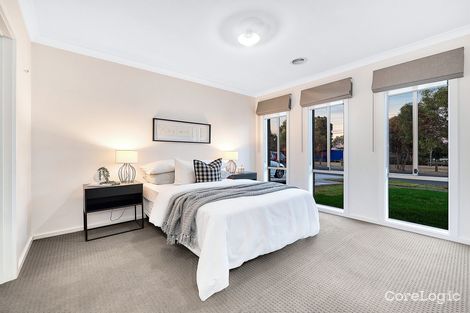 Property photo of 36 Mullein Bend Cranbourne North VIC 3977