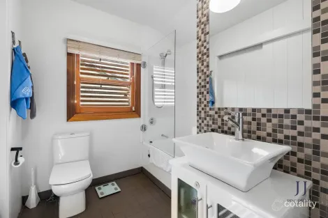 Property photo of 17 Menzies Street Petrie Terrace QLD 4000