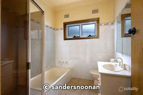 Property photo of 36 Highland Road Peakhurst NSW 2210