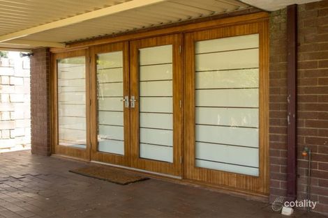 Property photo of 20 Huxley Court Camillo WA 6111
