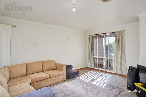 Property photo of 15 Lamilla Street Glenfield Park NSW 2650