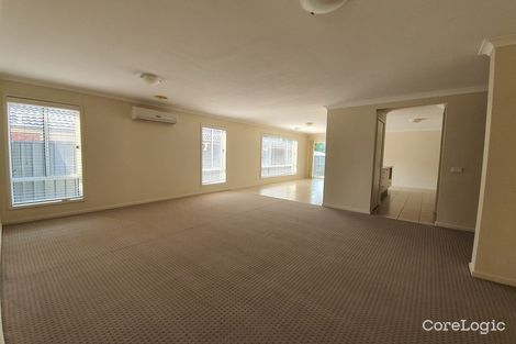Property photo of 8 Discovery Drive Tarneit VIC 3029