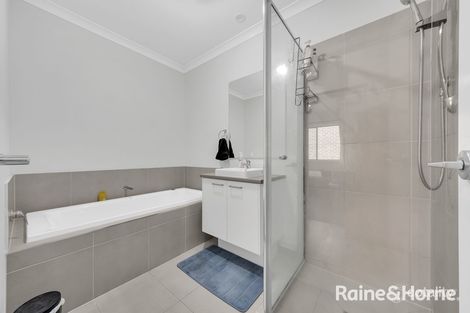 12 Akkersley Dr, Truganina, VIC 3029