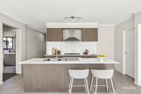 Property photo of 10 Eaton Road Mount Duneed VIC 3217