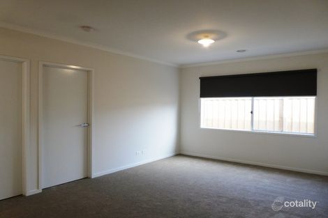 Property photo of 16 Lothbury Drive Clyde North VIC 3978