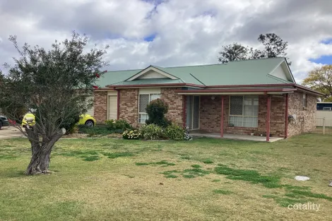 1/4 BELL PL, WARWICK, QLD 4370