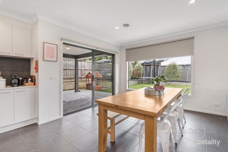 Property photo of 10 Five Mile Way Woodend VIC 3442