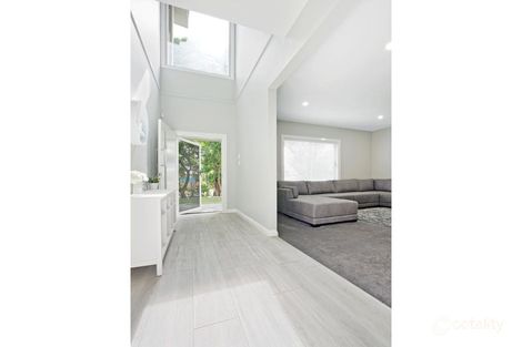 Property photo of 11 Grumman Place St Clair NSW 2759