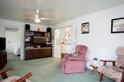 Property photo of 33 Weeroona Avenue White Hills VIC 3550