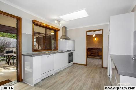 18 Dorset Cl, Wamberal, NSW 2260