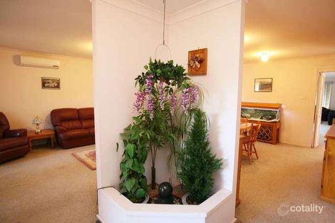 Property photo of 14 Roscrea Crescent Mount Hutton NSW 2290