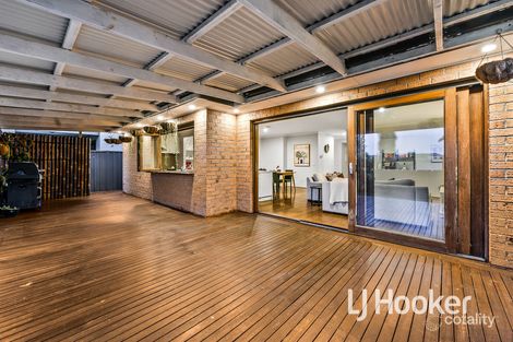 Property photo of 31 Fleuve Rise Clyde North VIC 3978