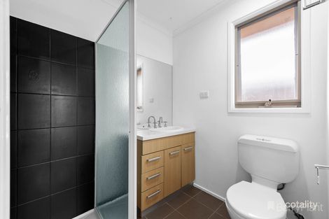 Property photo of 5/55-57 Strathavan Drive Berwick VIC 3806